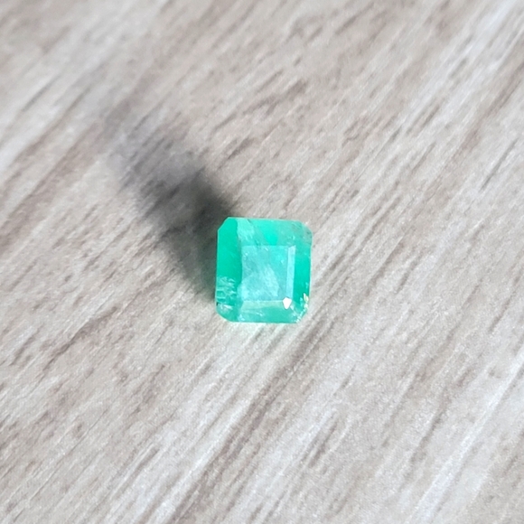 ⚡️2.08 Carat Zambian Emerald - Picture 4 of 5